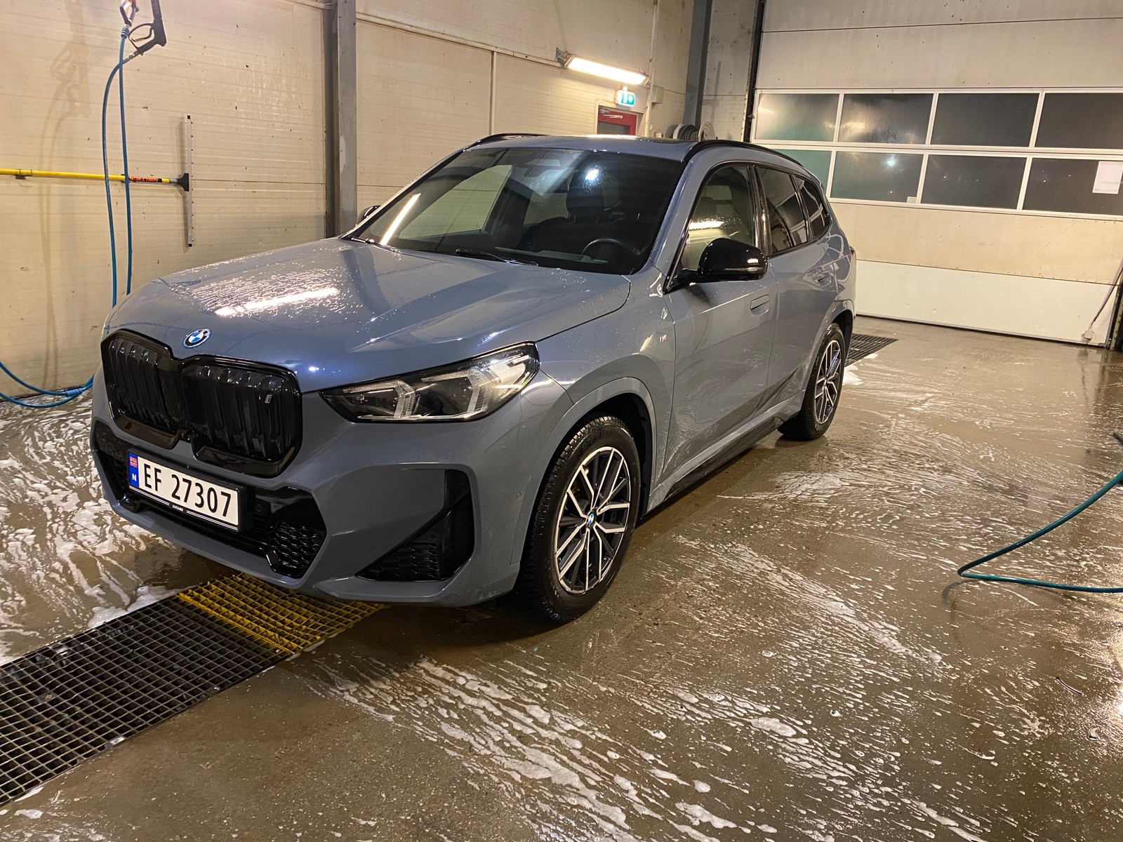 BMW iX1