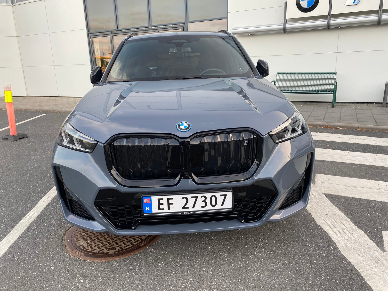 BMW iX1