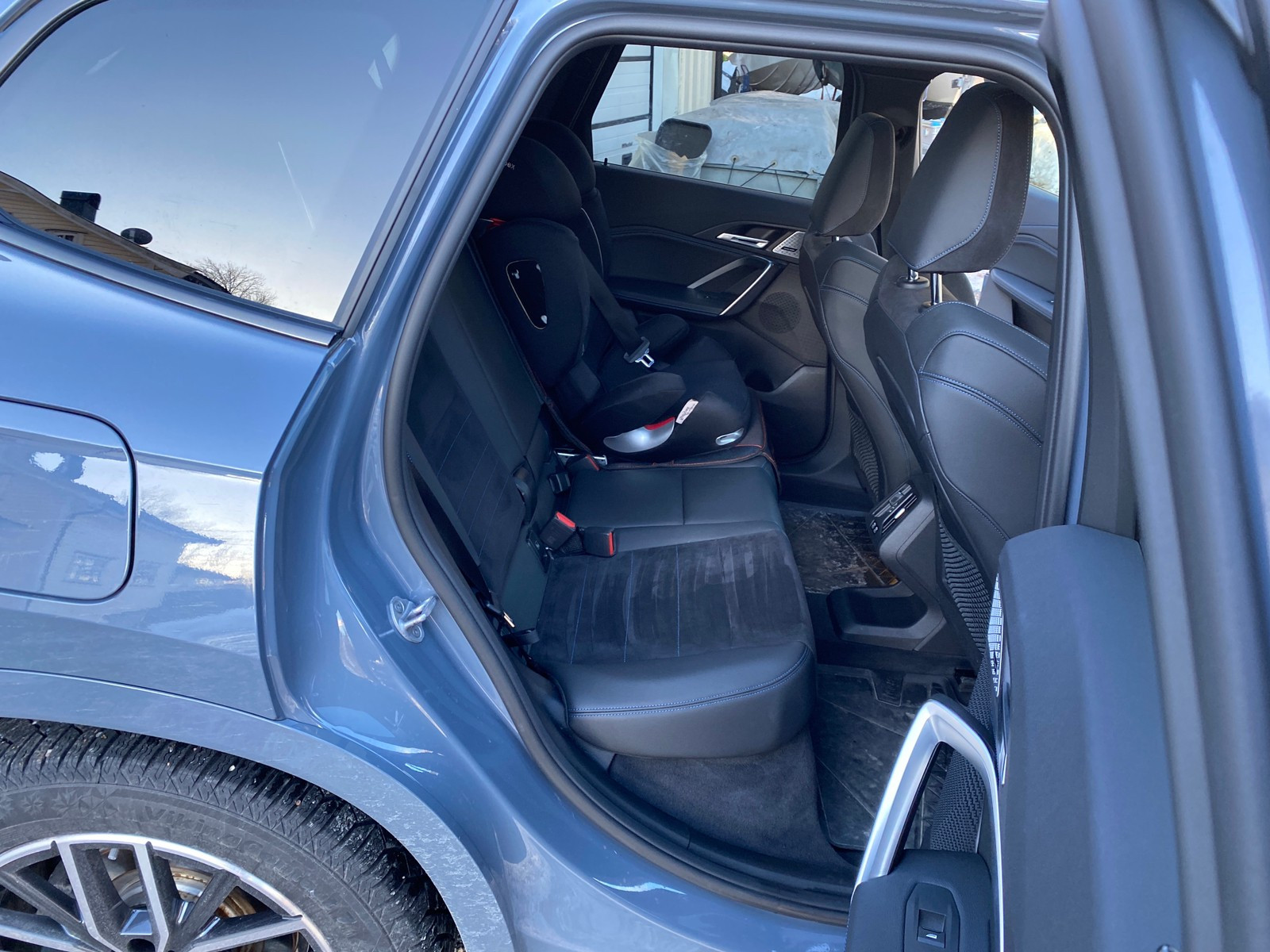 BMW iX1