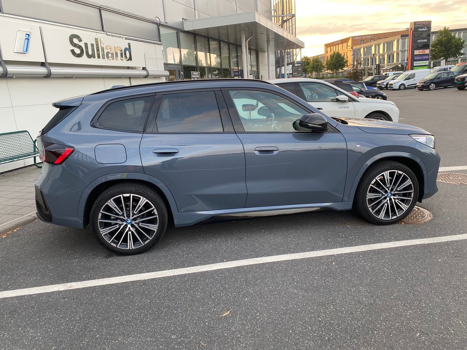BMW iX1