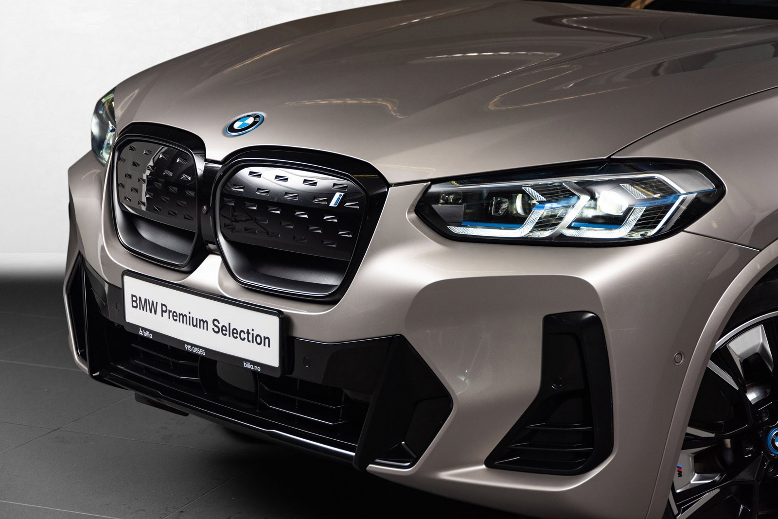BMW iX3