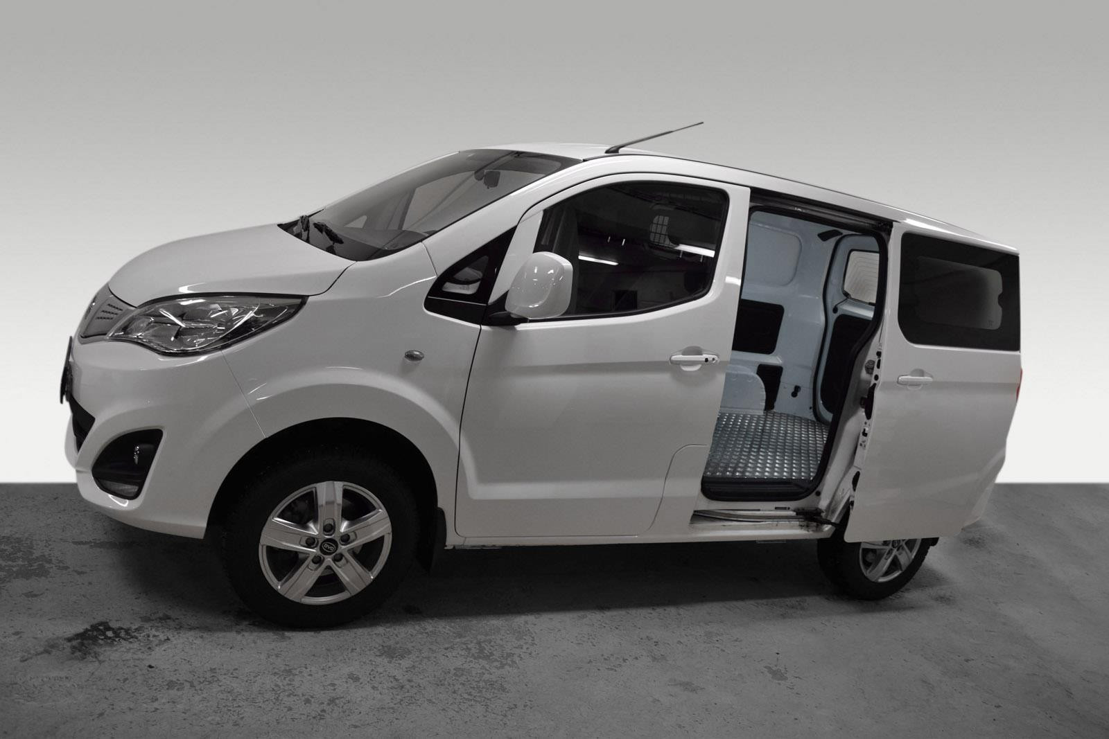 BYD T3