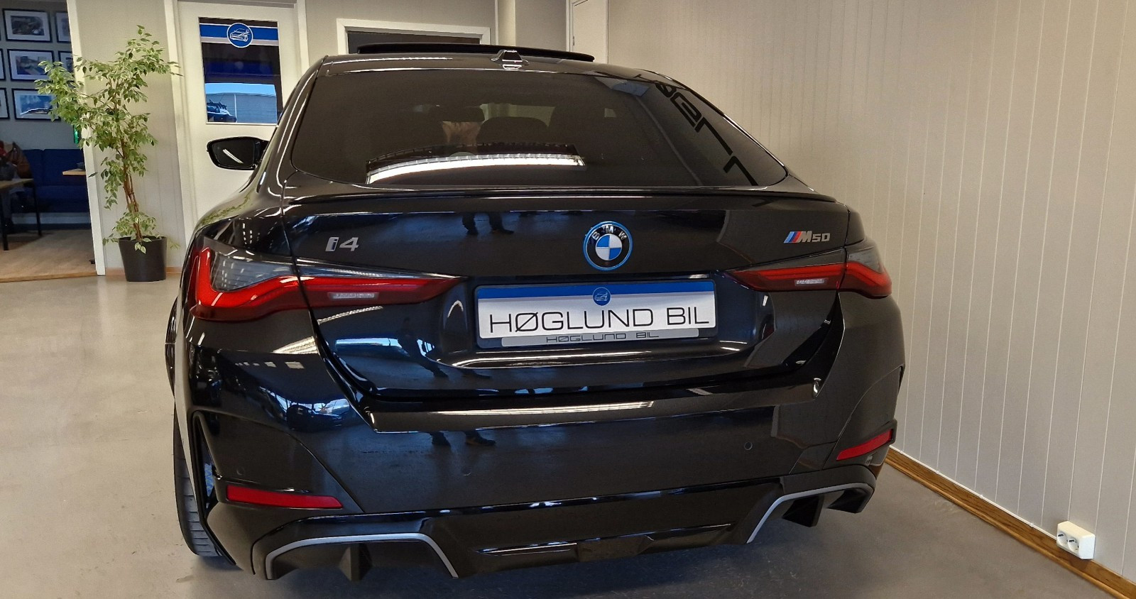 BMW i4 M50