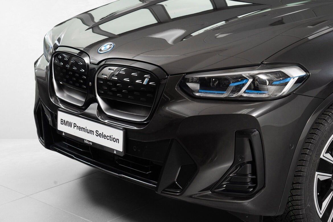 BMW iX3