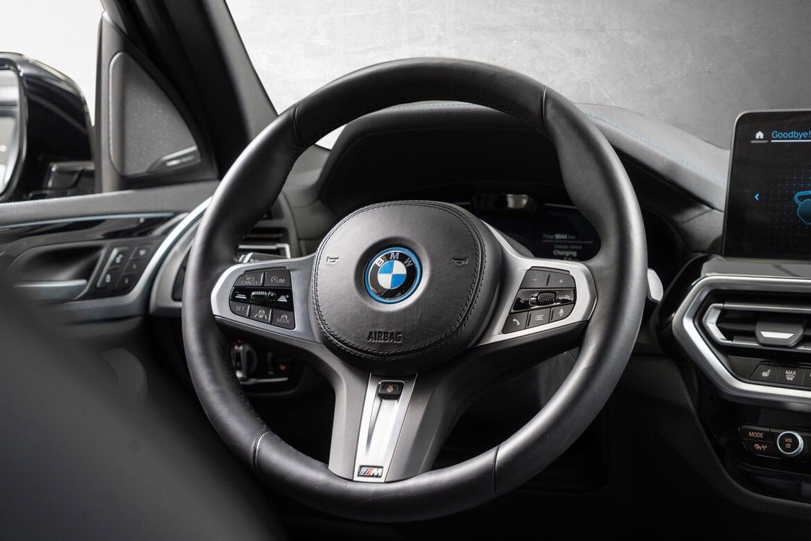 BMW iX3
