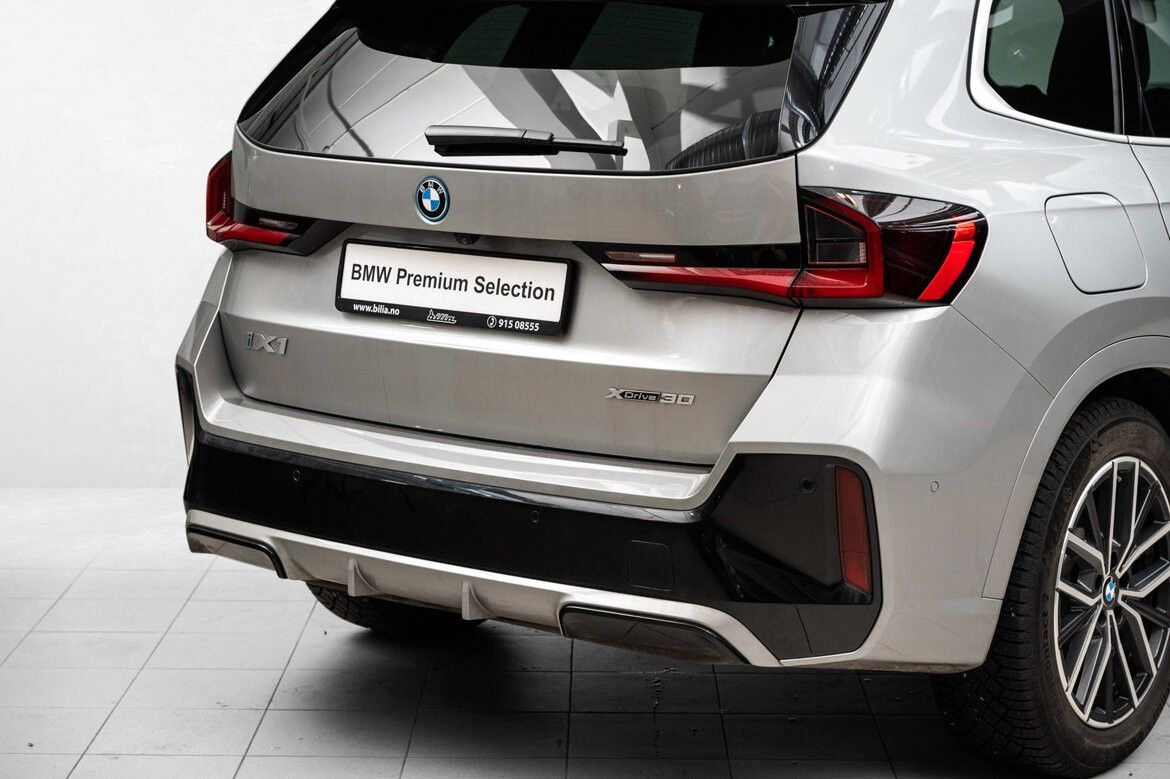 BMW iX1
