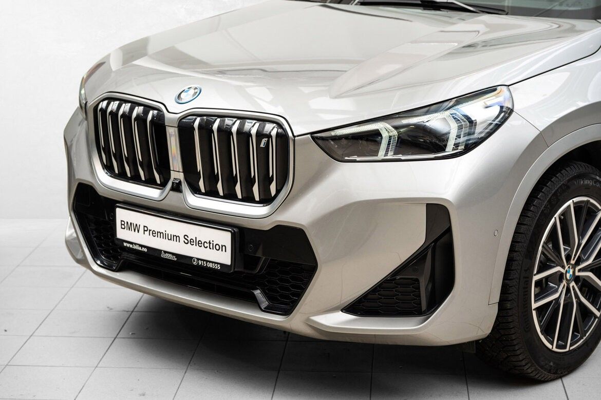 BMW iX1