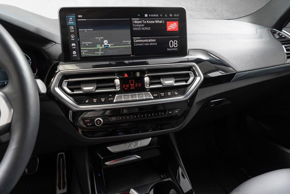 BMW iX3
