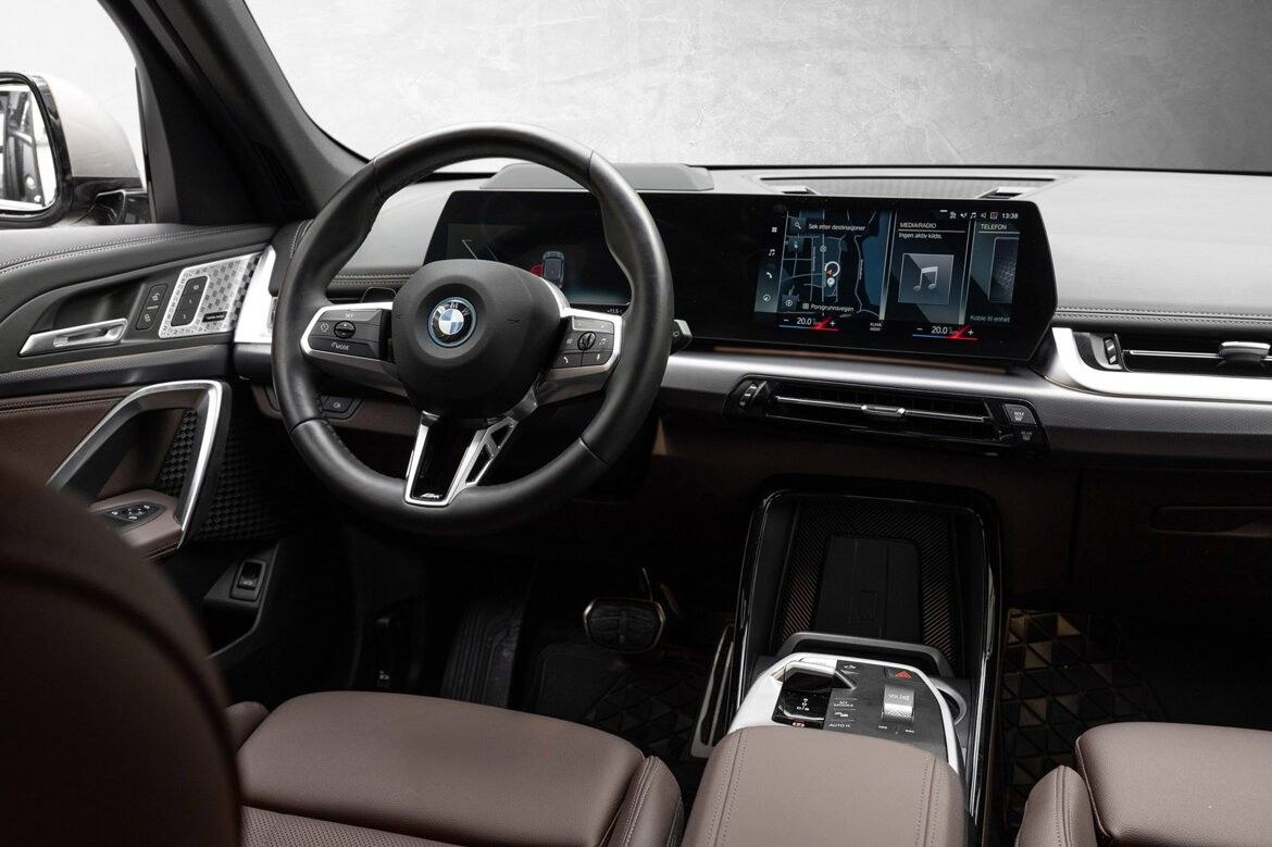 BMW iX1