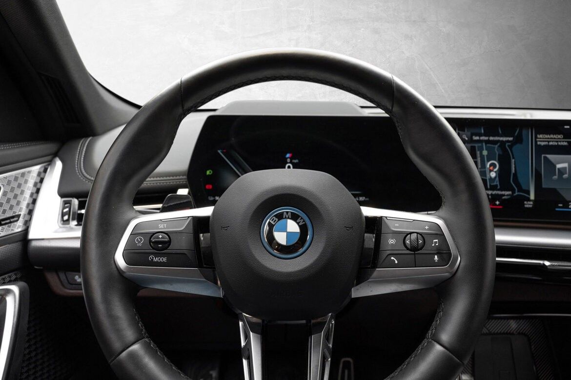 BMW iX1