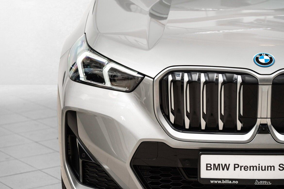 BMW iX1