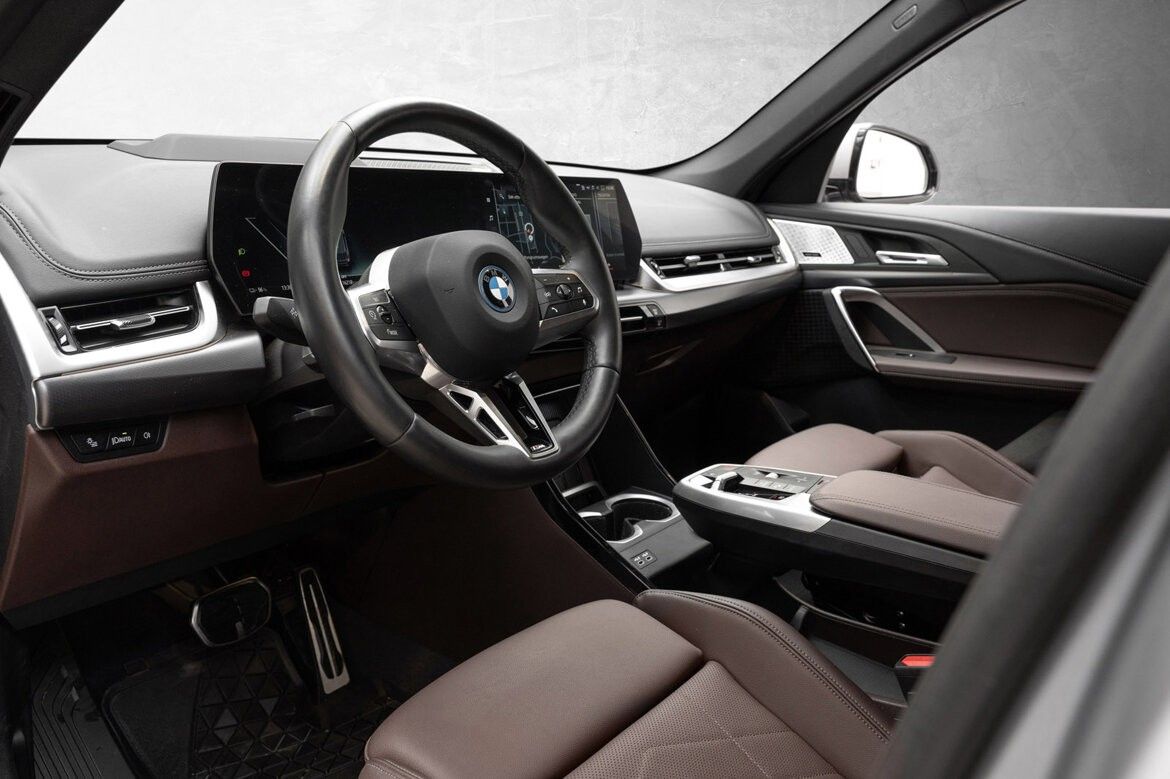 BMW iX1