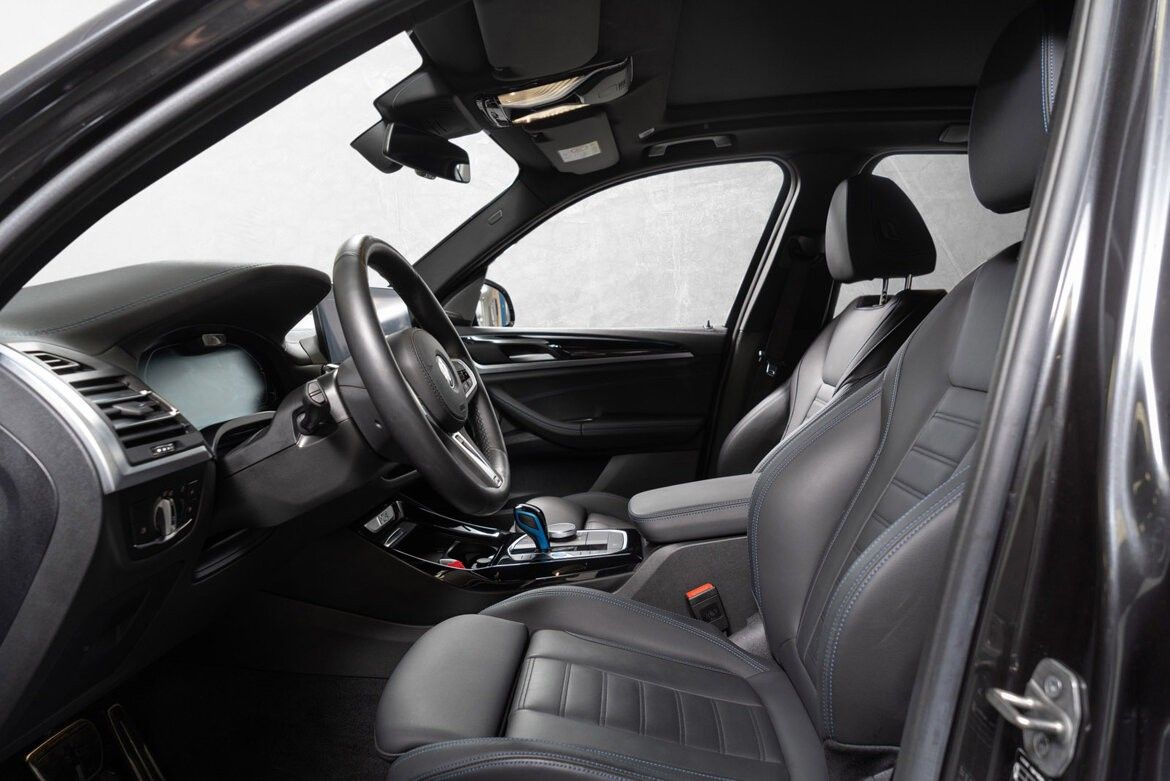 BMW iX3