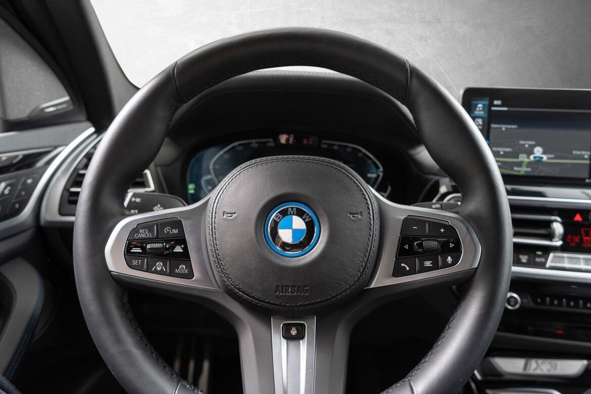 BMW iX3