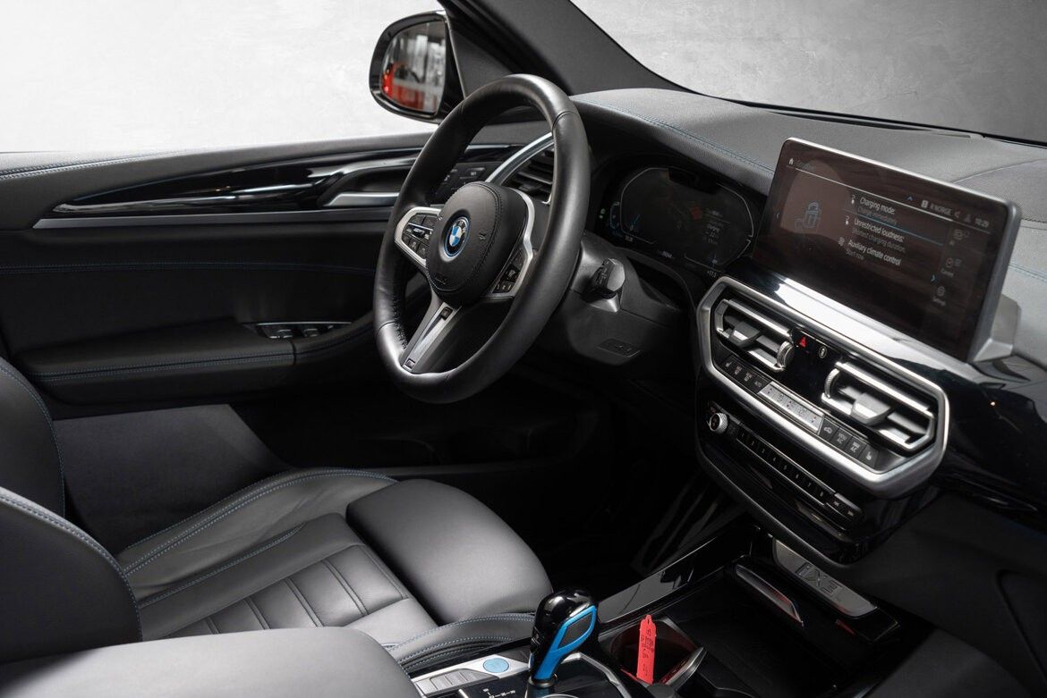 BMW iX3