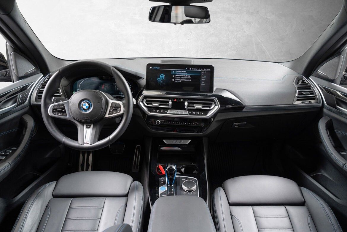 BMW iX3