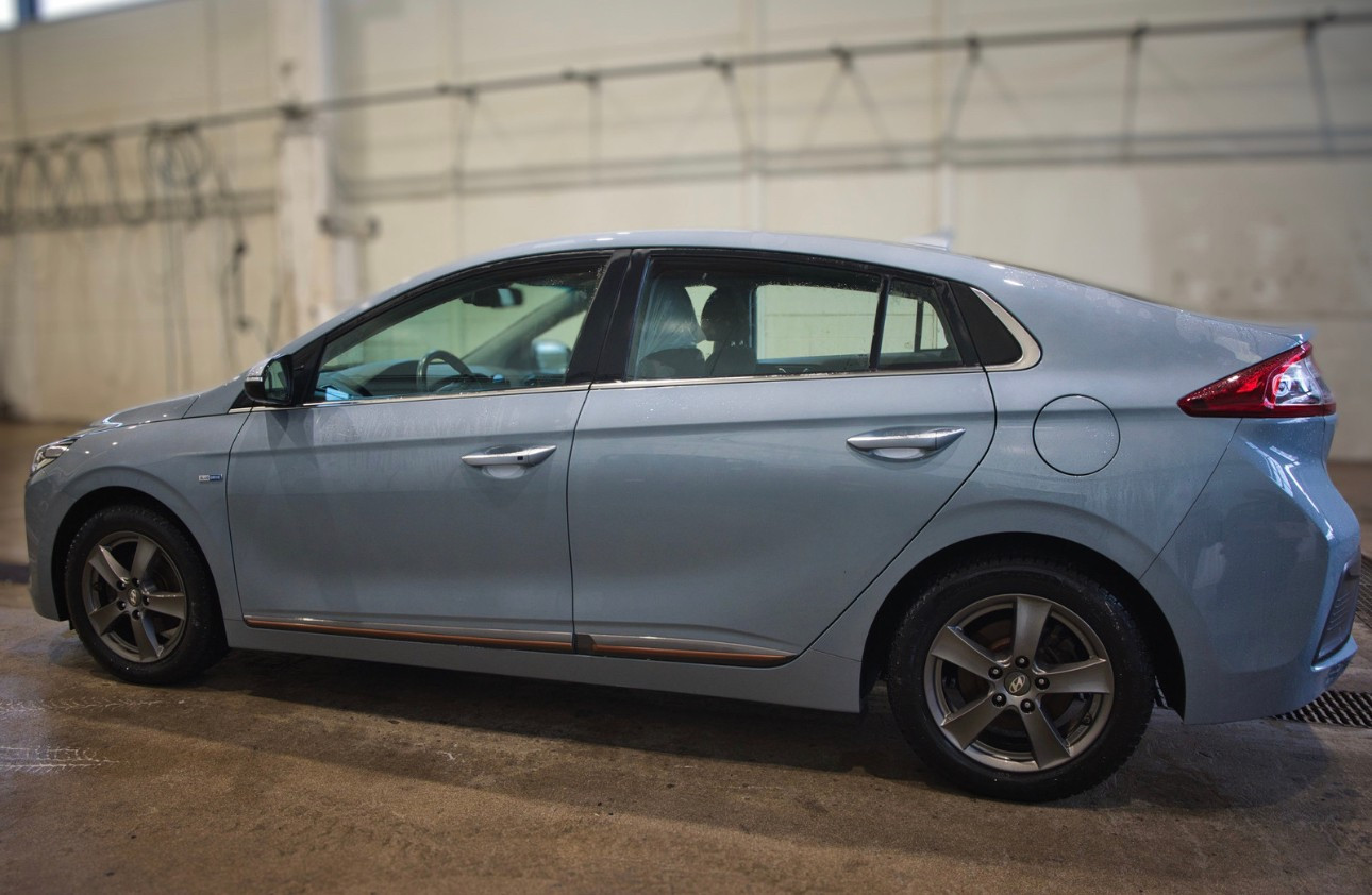 Hyundai IONIQ