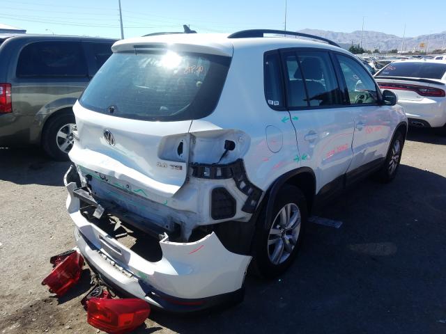Volkswagen Tiguan S 2015