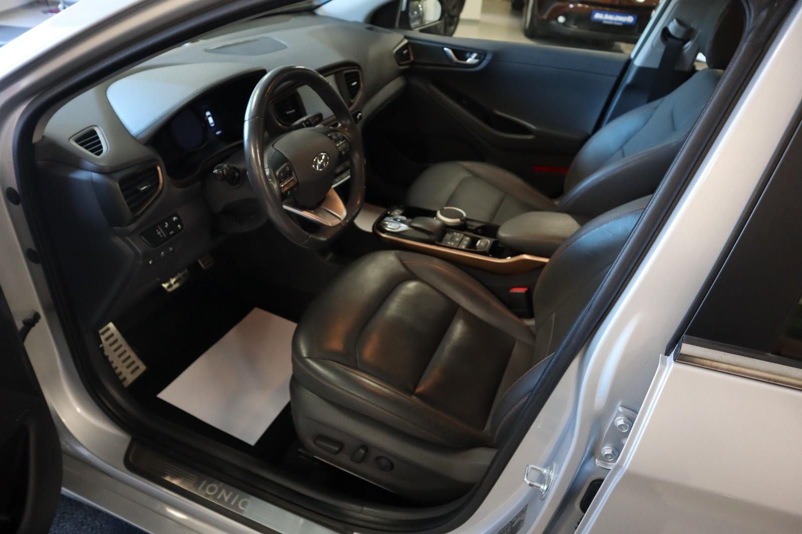 Hyundai IONIQ