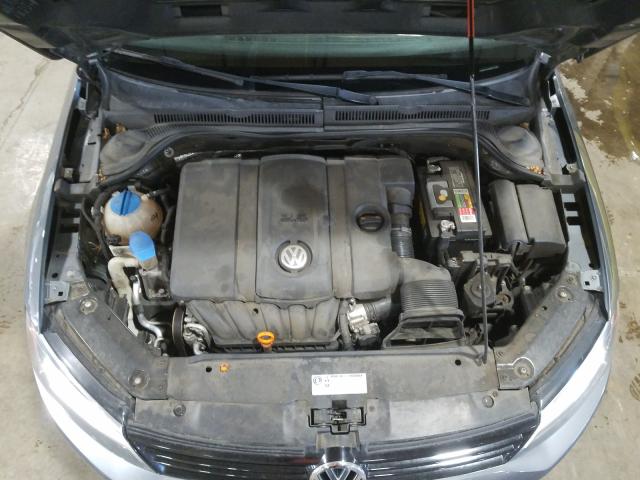 Volkswagen Jetta SE 2011