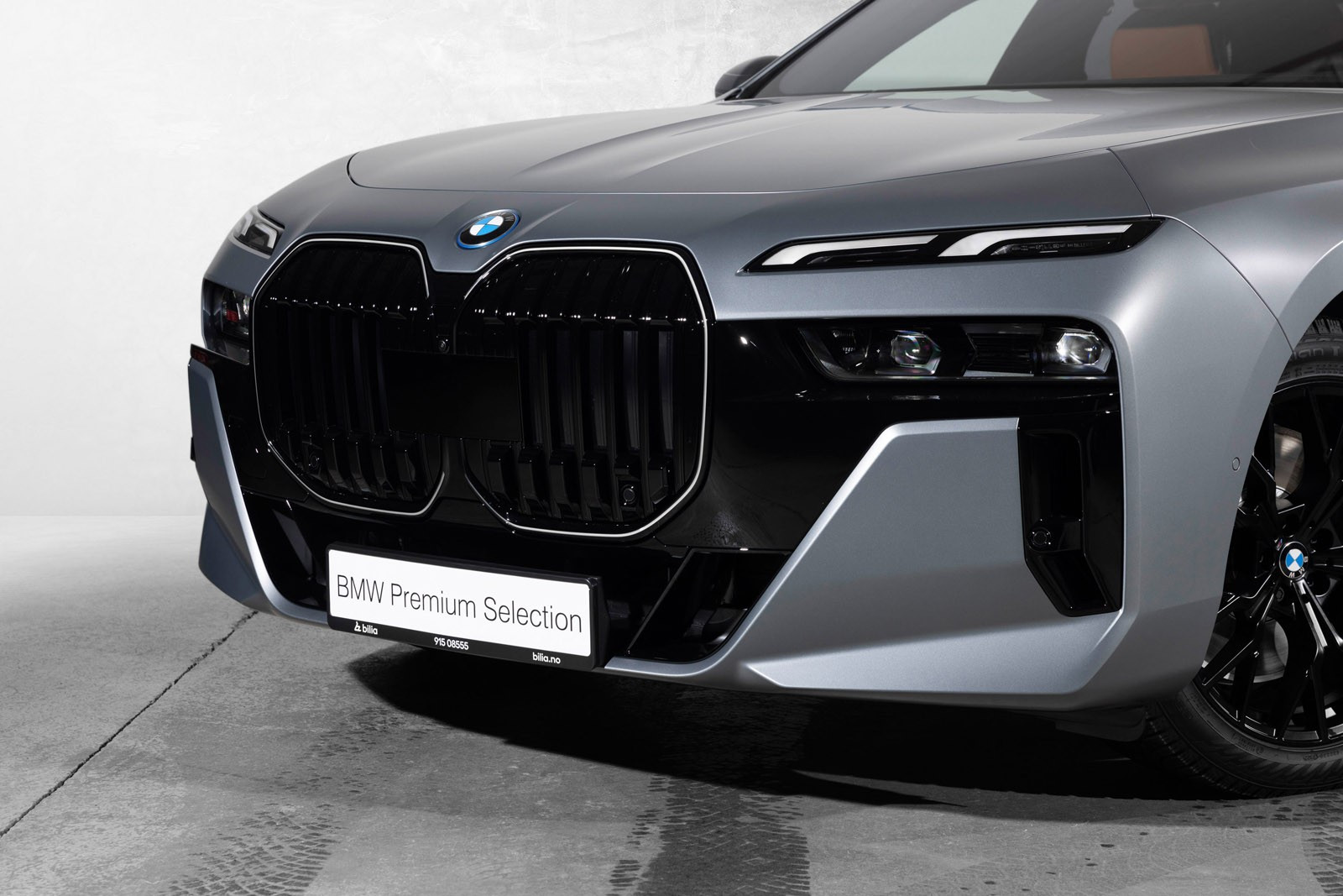 BMW i7