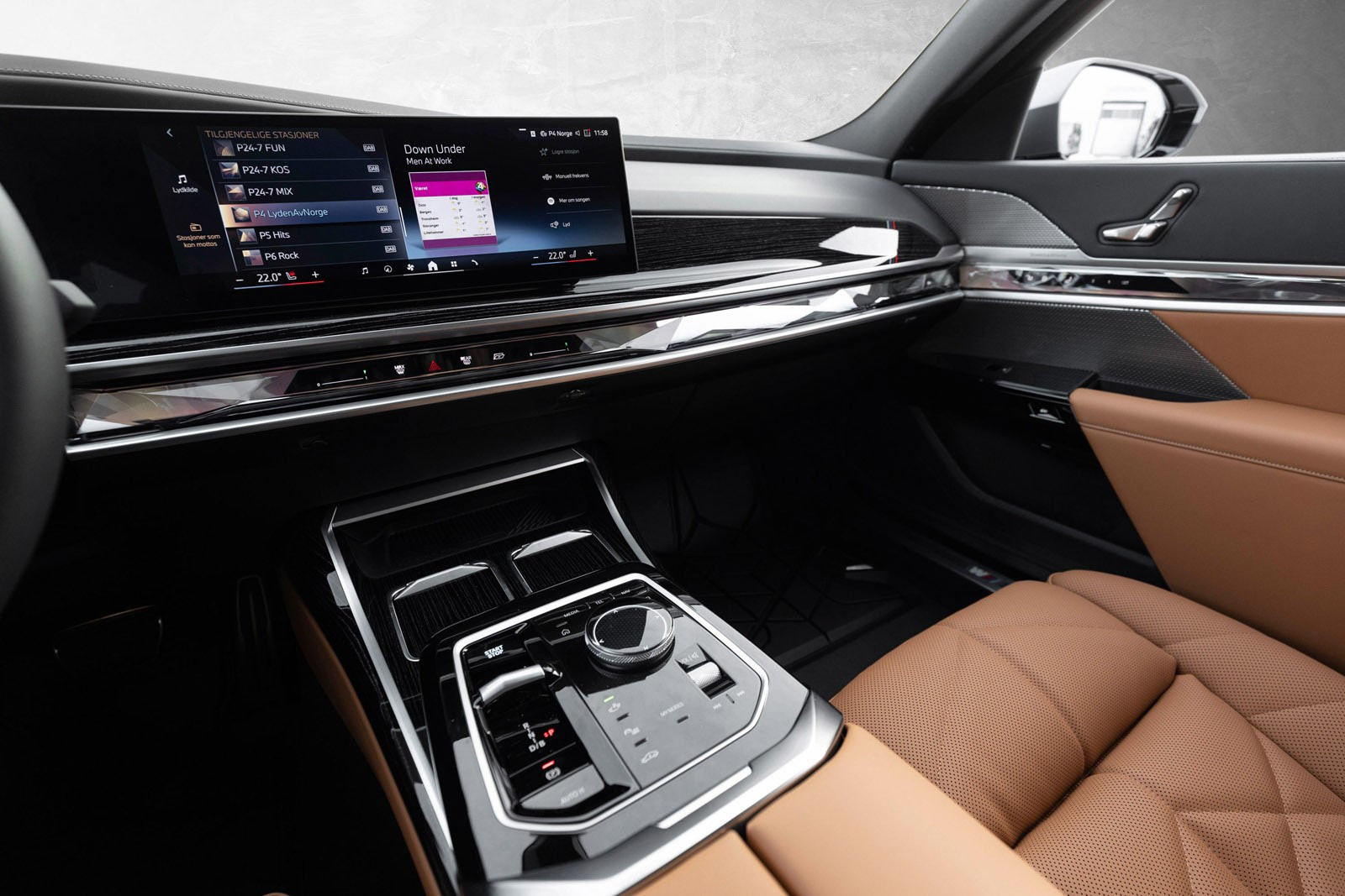 BMW i7