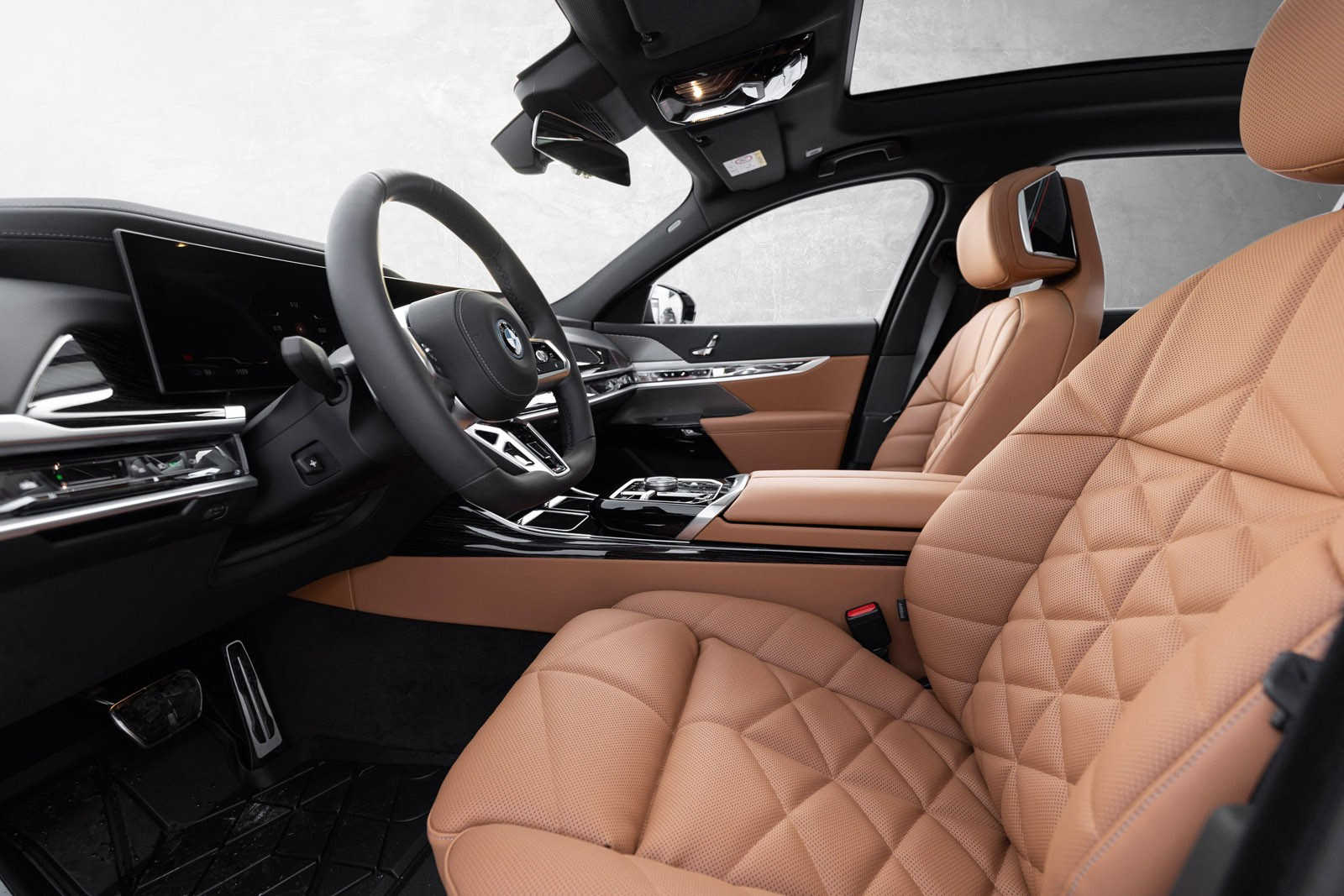 BMW i7