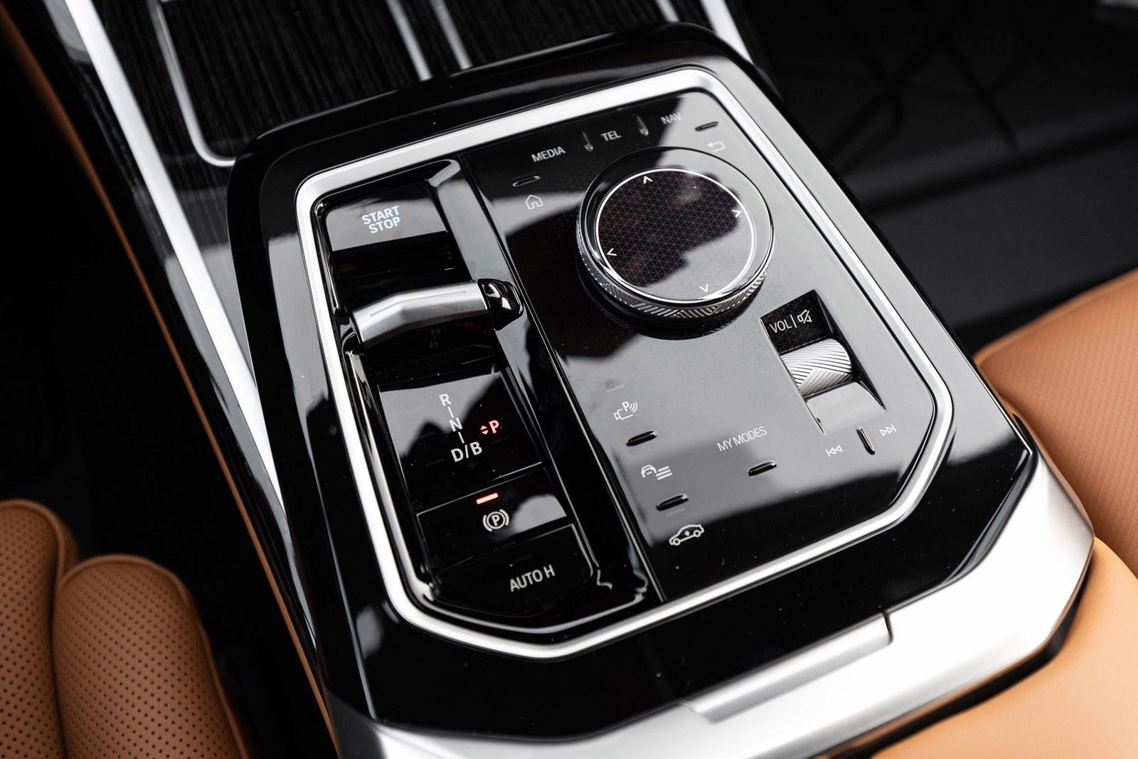 BMW i7