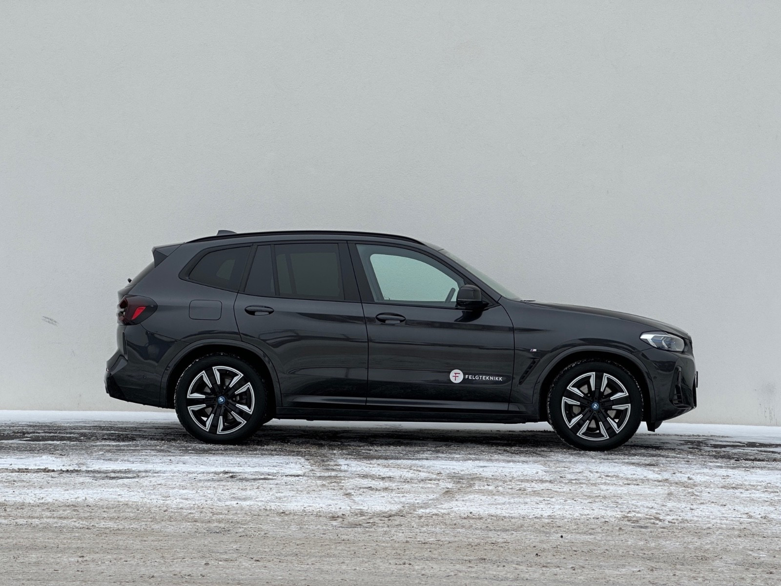 BMW iX3