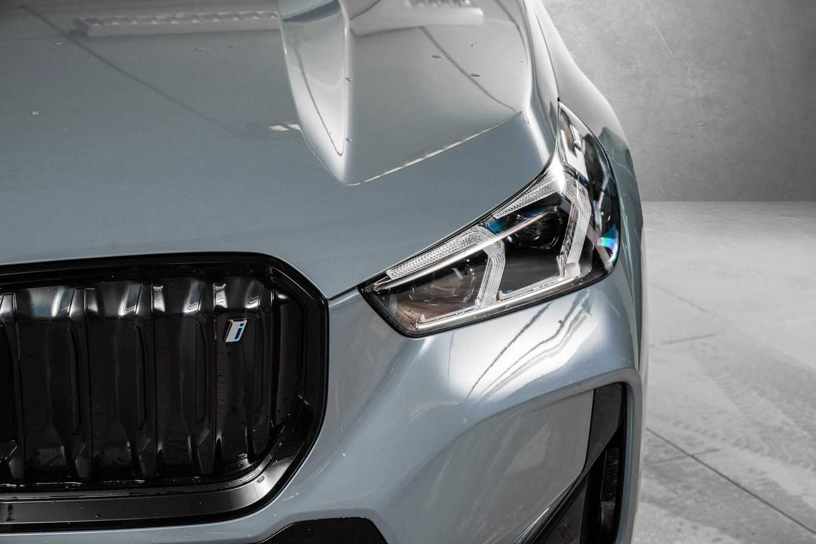 BMW iX1