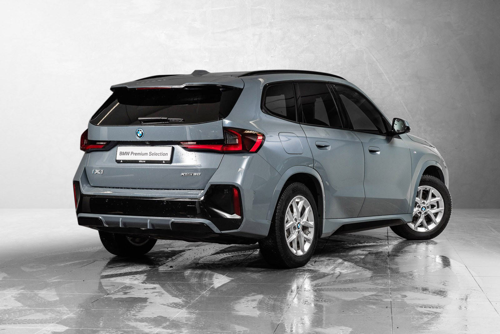 BMW iX1