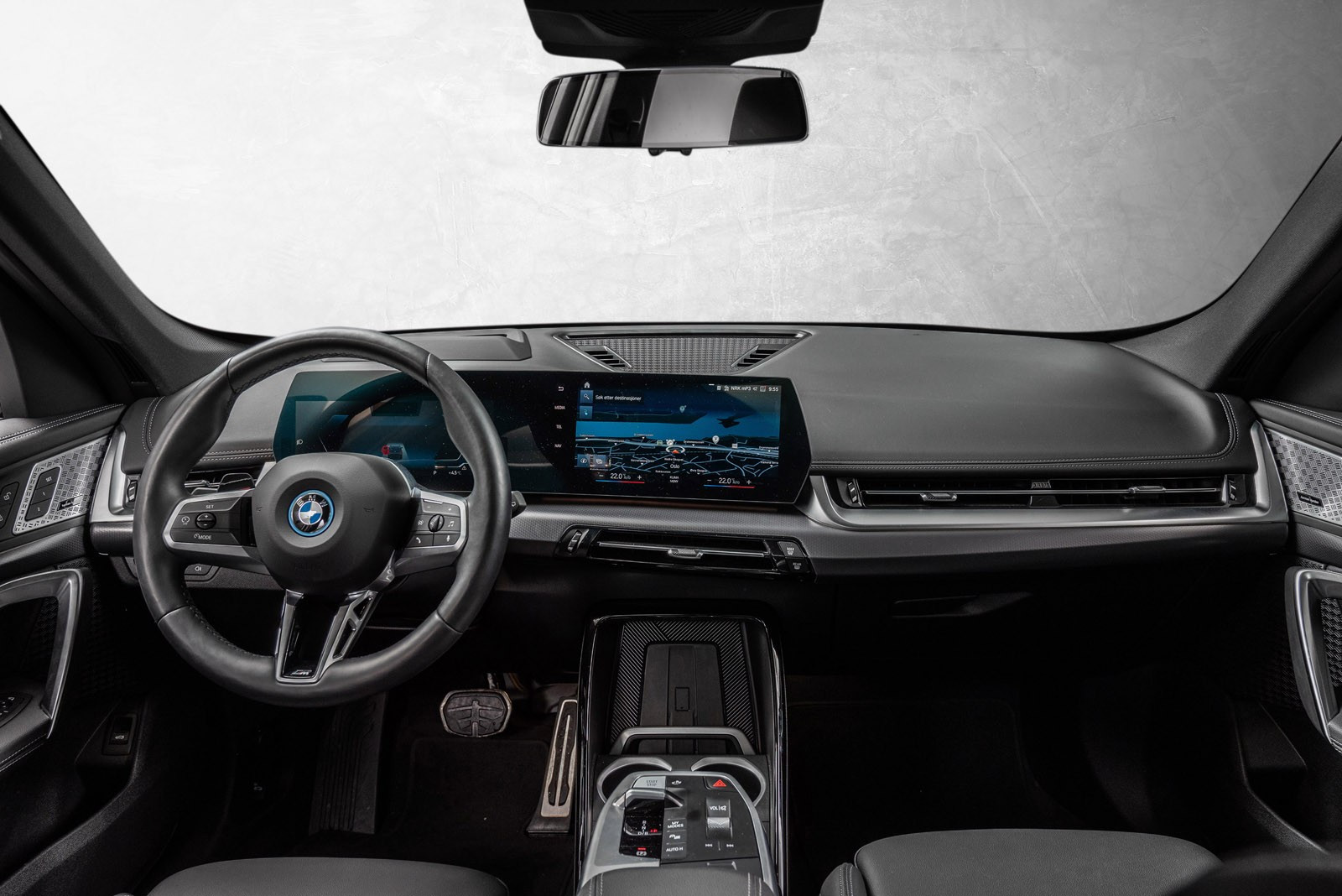 BMW iX1