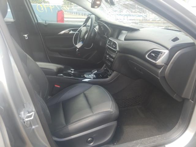 Infiniti QX30 Base 2017