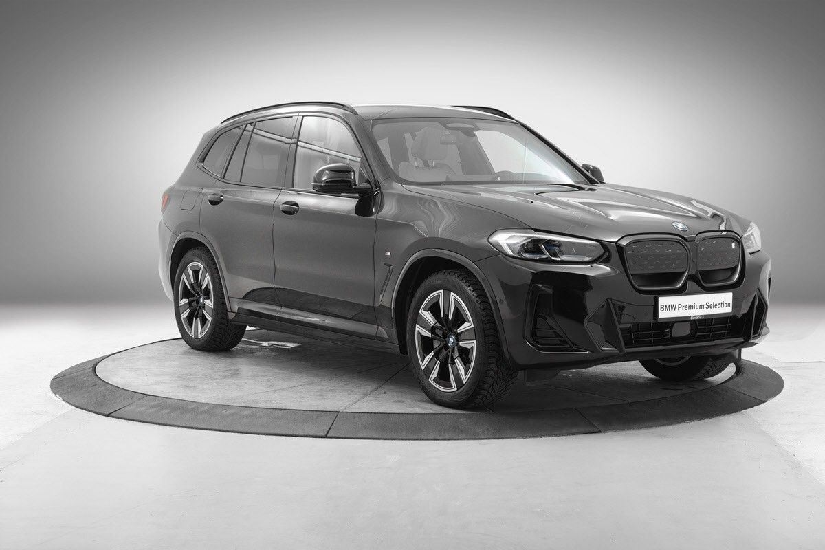 BMW iX3