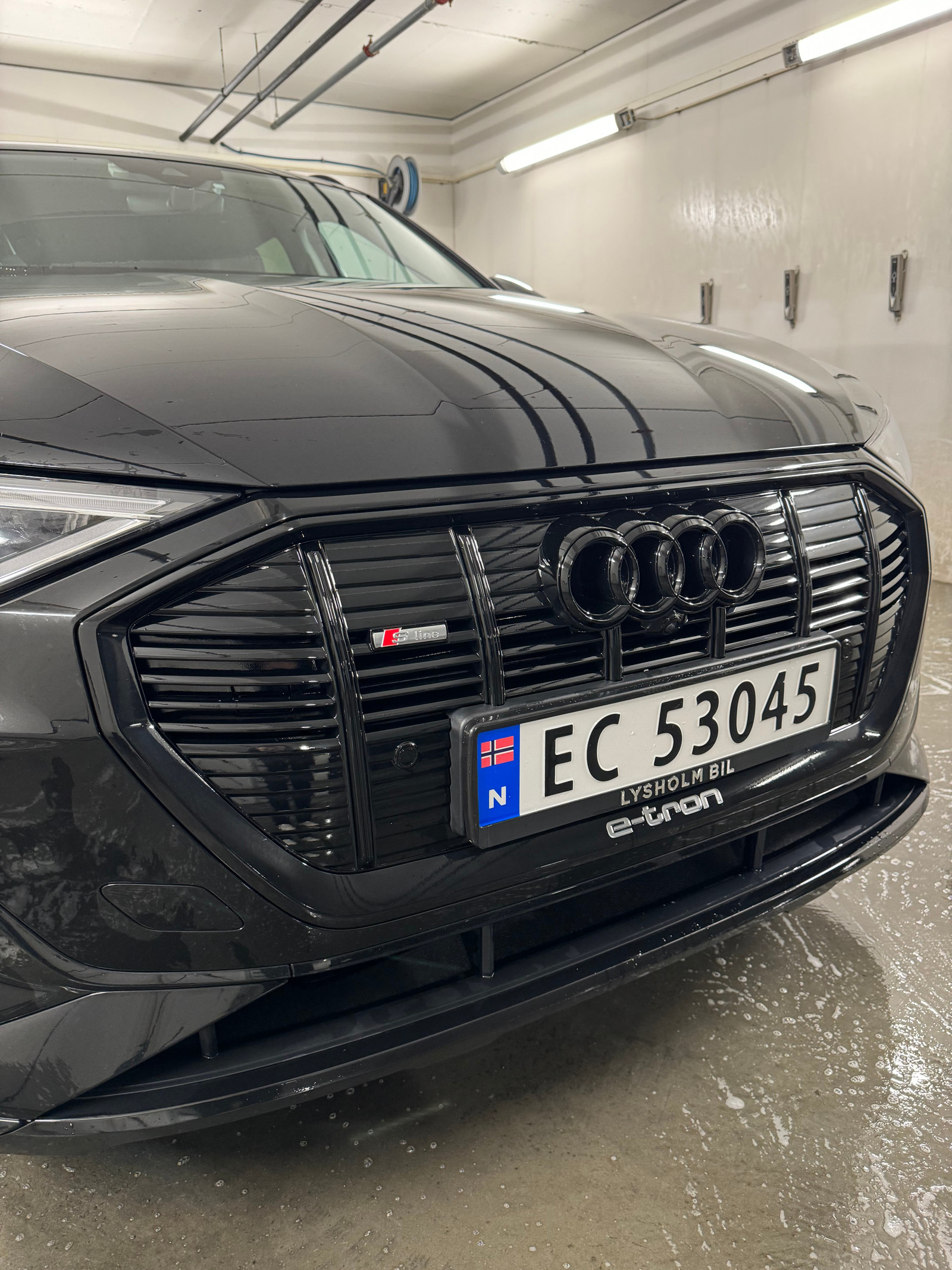 Audi e-tron
