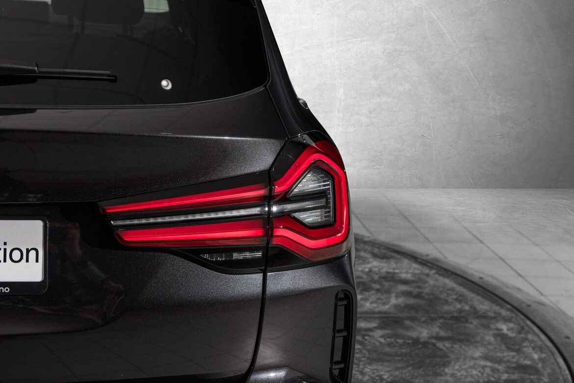 BMW iX3