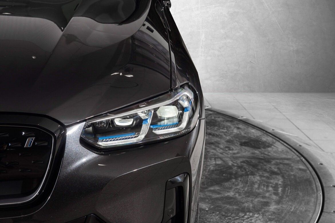 BMW iX3