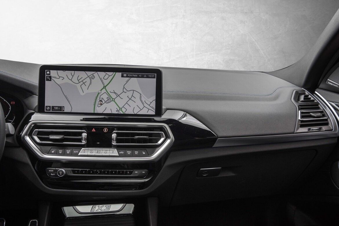 BMW iX3
