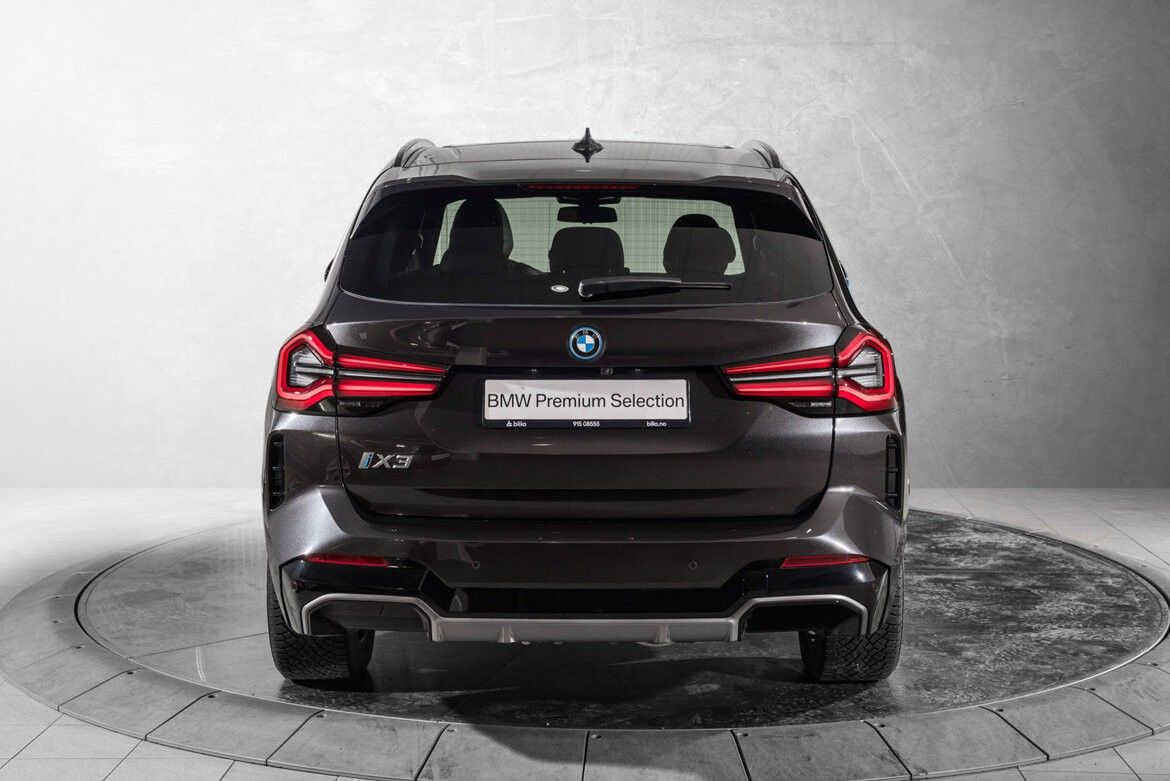 BMW iX3