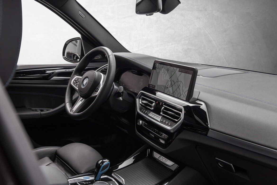 BMW iX3