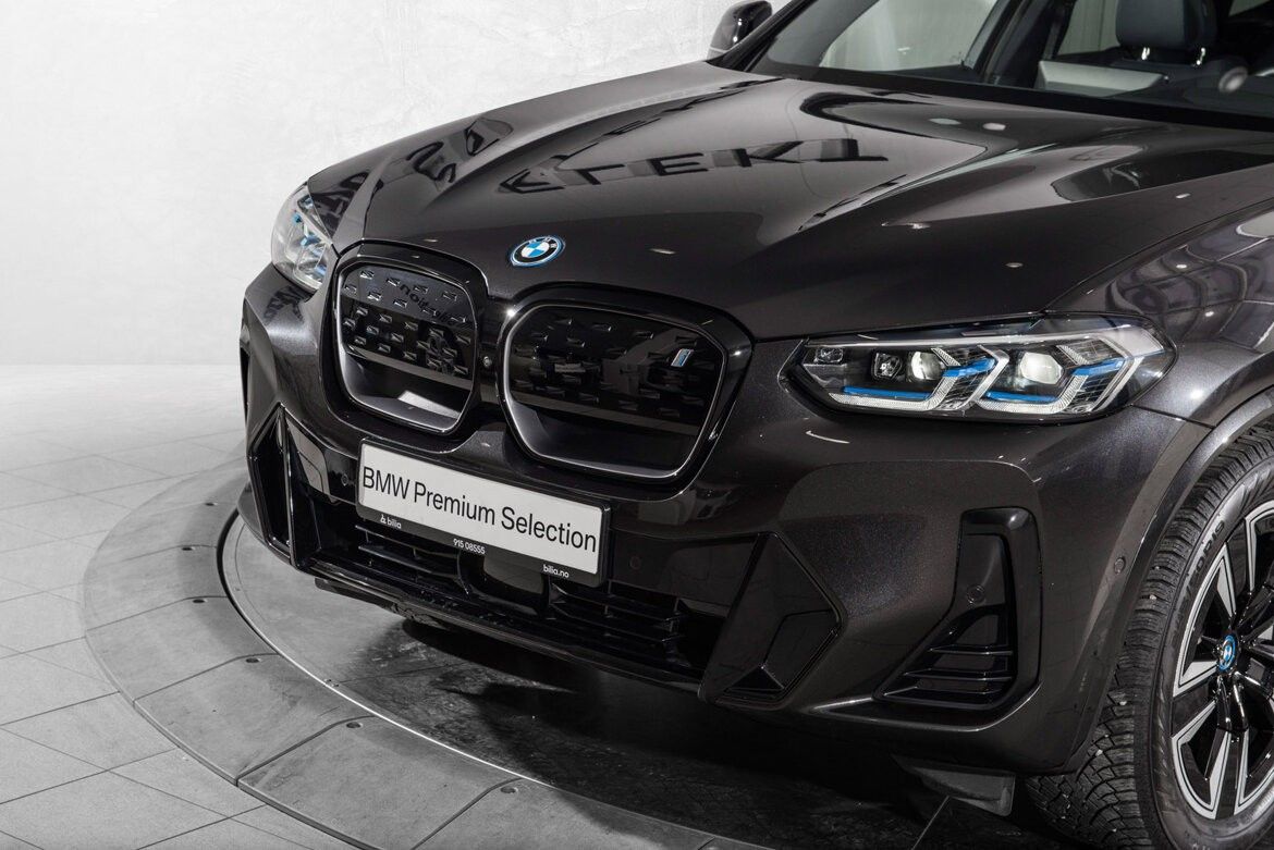 BMW iX3