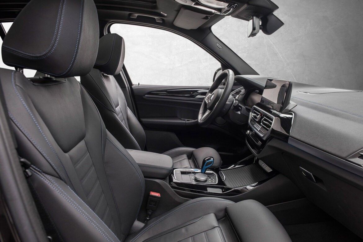 BMW iX3