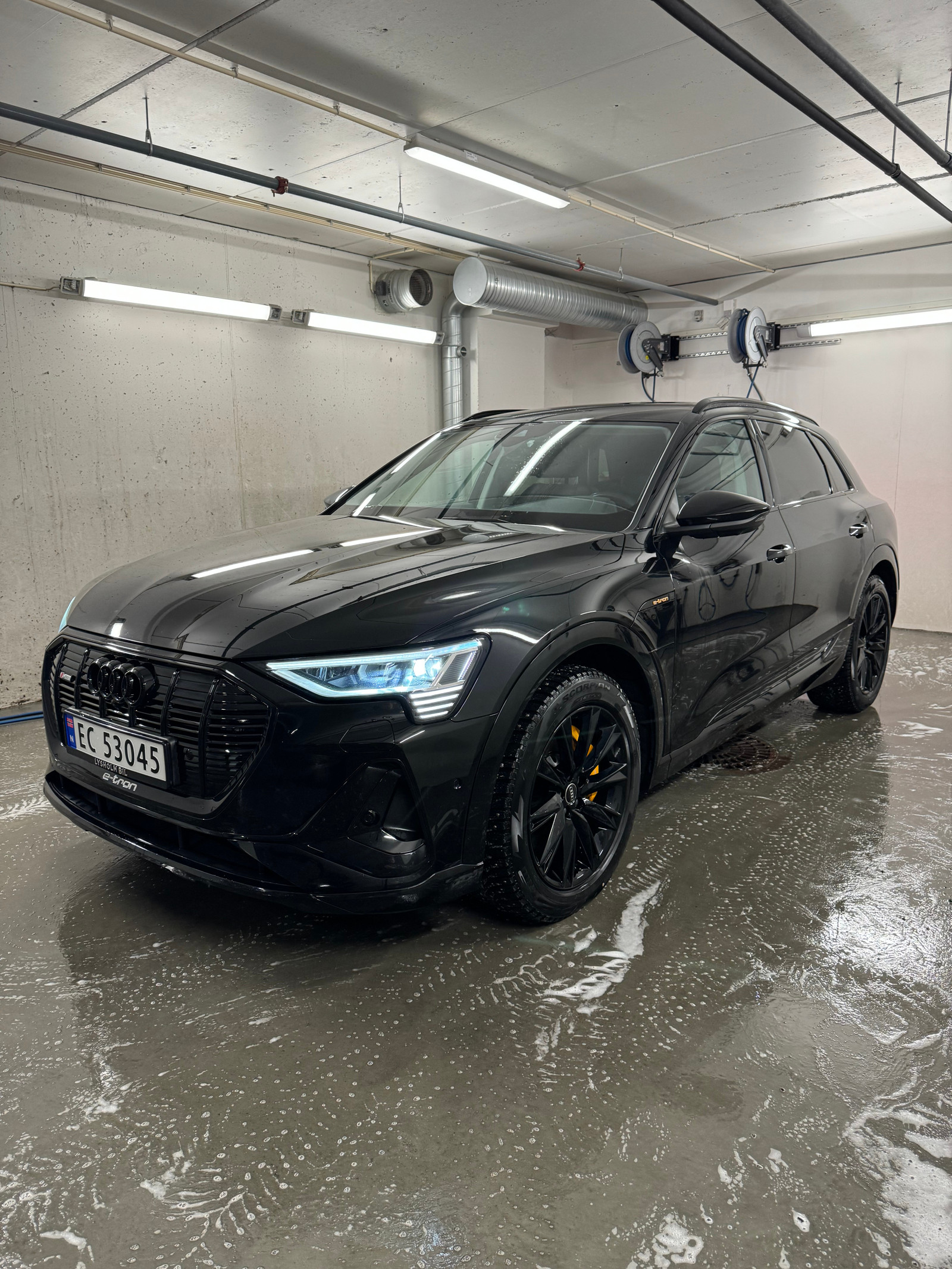 Audi e-tron