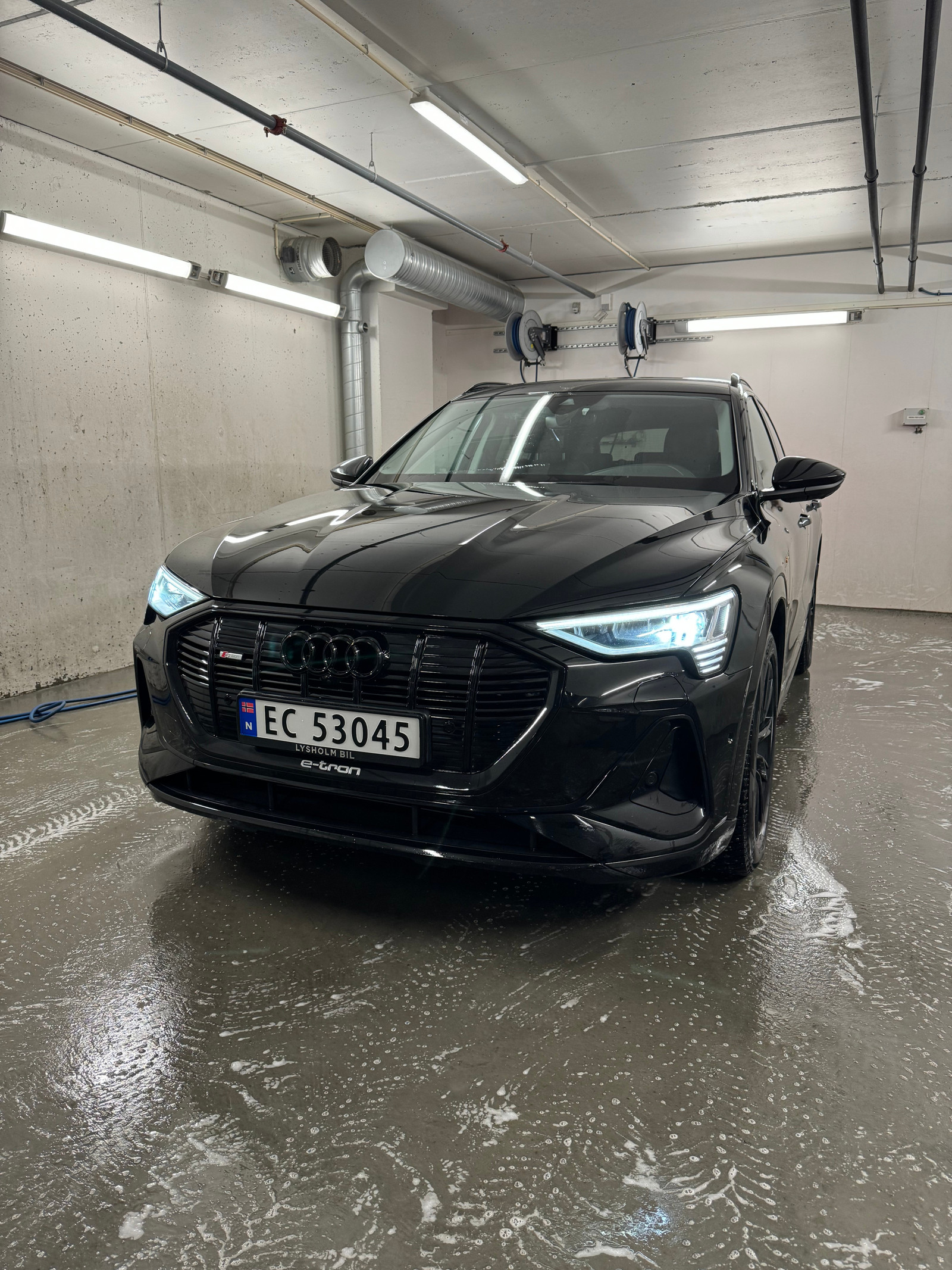 Audi e-tron