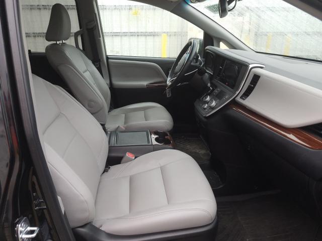 Toyota Sienna XLE 2017