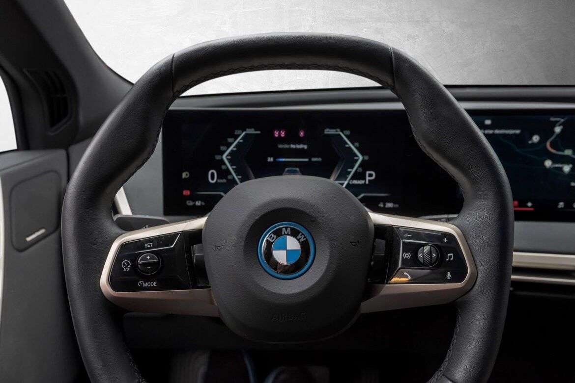 BMW iX xDrive 50