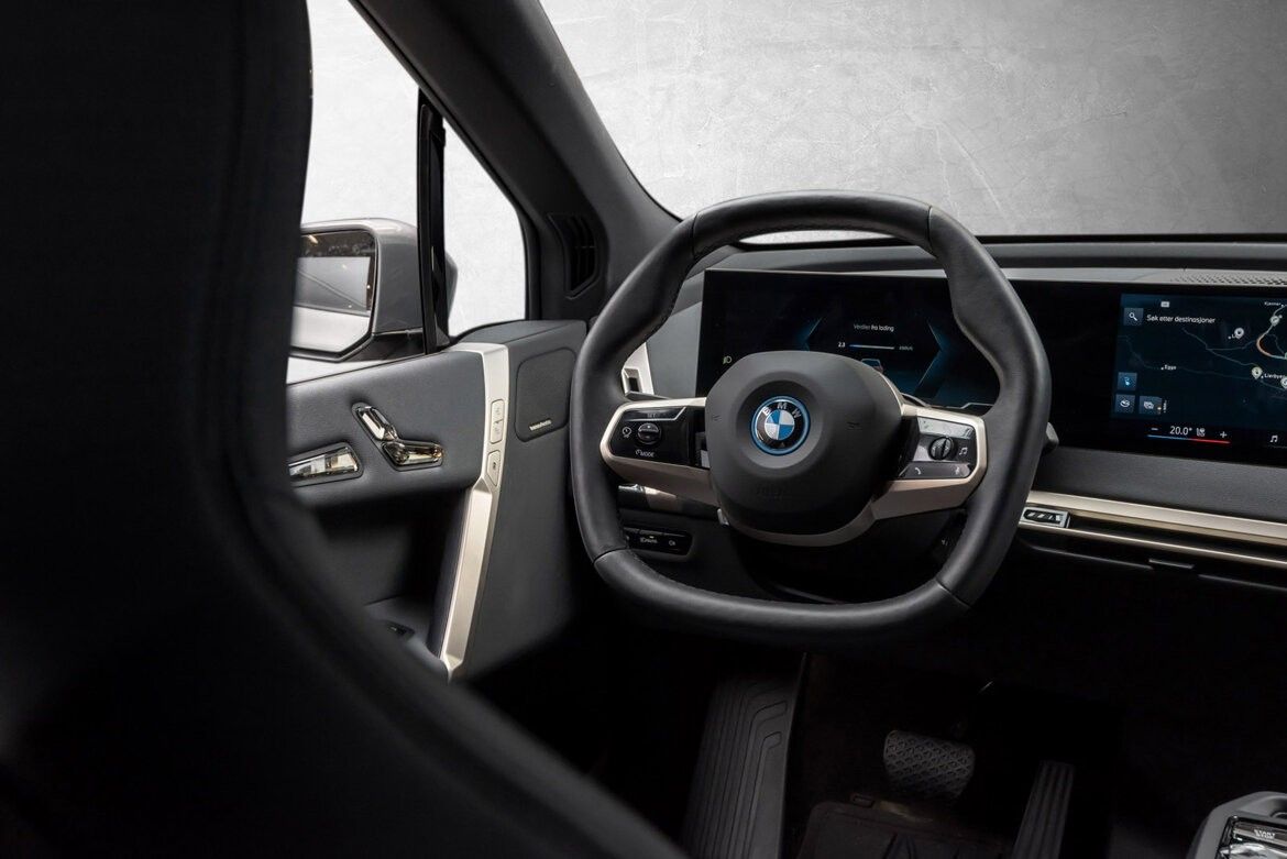 BMW iX xDrive 50