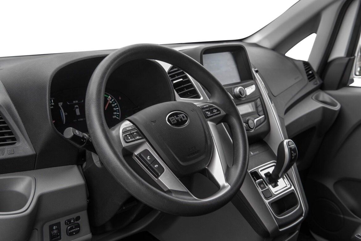 BYD T3