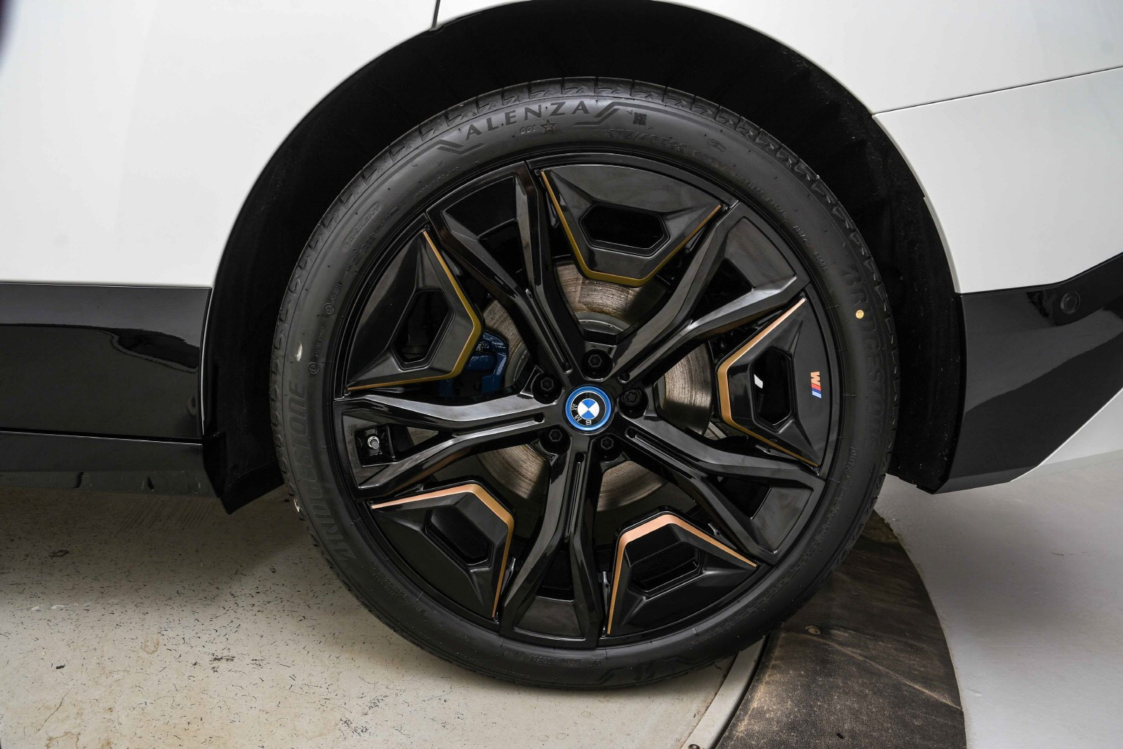BMW iX xDrive 40