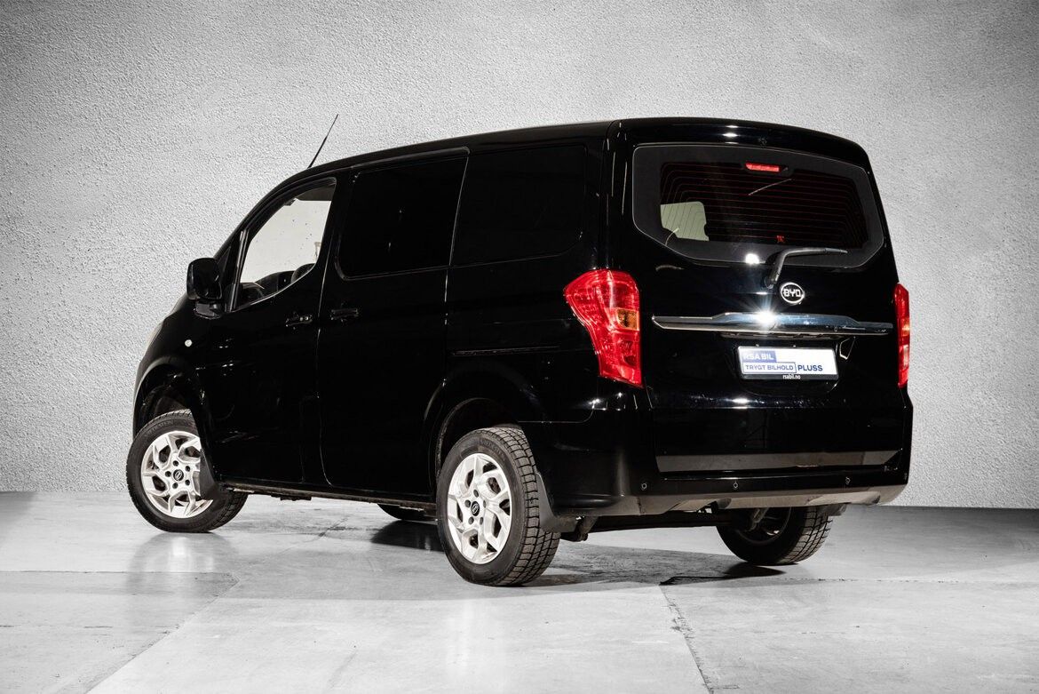 BYD T3